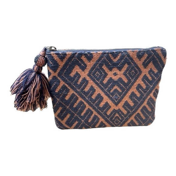Universal Thread Handbags - Universal Thread Clutch/ Pouch